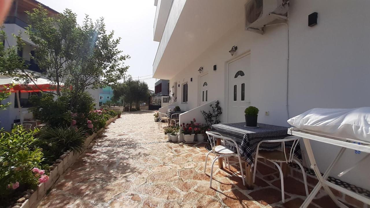 Villa Zotaj Ksamil Exteriör bild