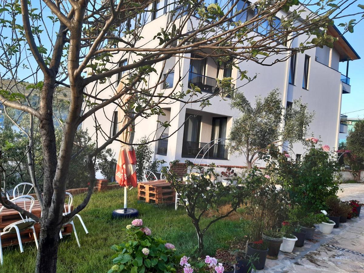 Villa Zotaj Ksamil Exteriör bild